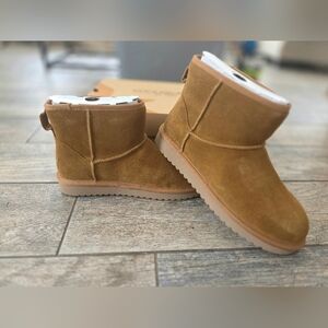 New Koolaburra By Ugg Brown Suede Mini Boots Sz 8